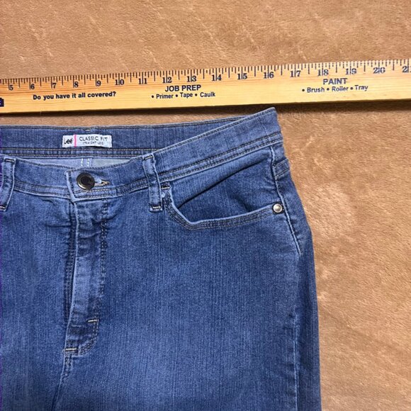 Lee Women 16 Petite Denim Blue Classic Fit Straight Leg 5 Pocket Jeans (V) - Picture 4 of 8